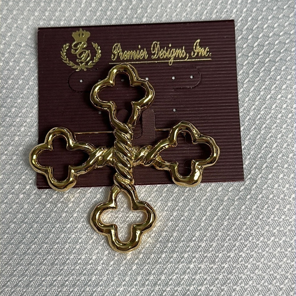 Premiere Designs Clarendon cross pin